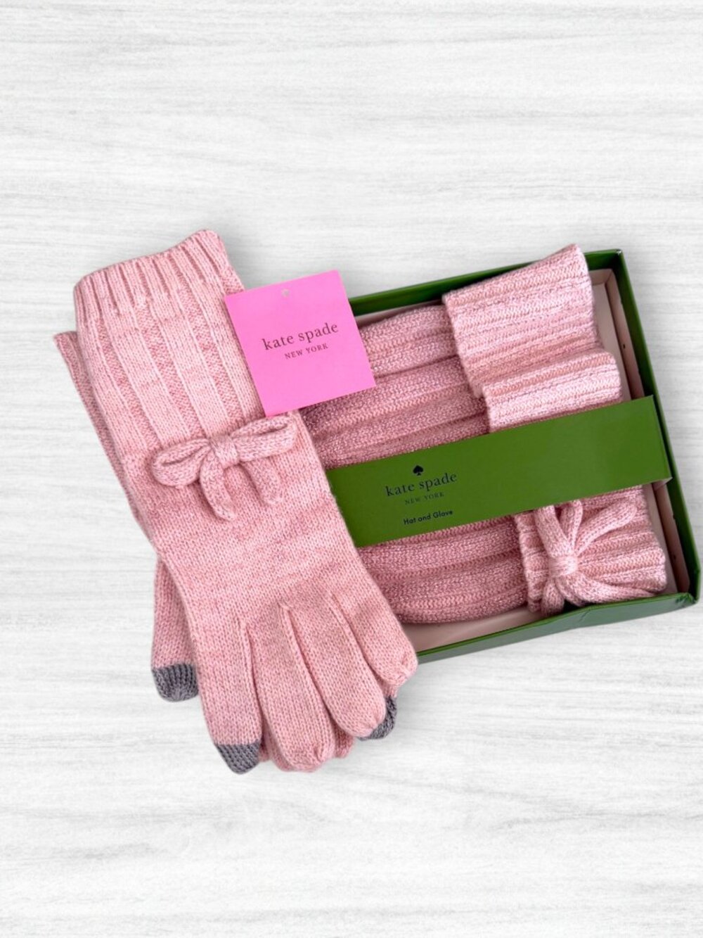 Kate Spade Pink Bow Beanie Hat & Touchscreen Gloves Gift Set NWT